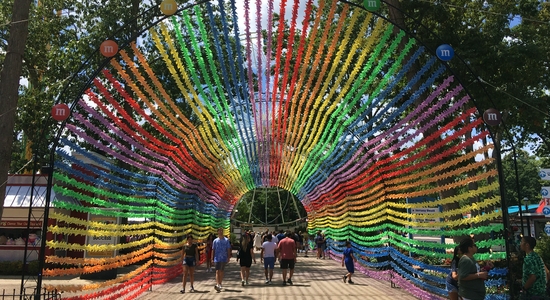 Six Flags