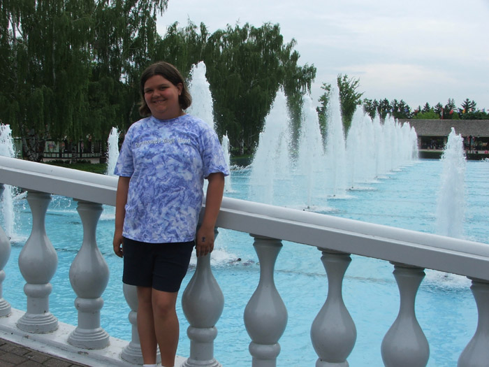 Sarah at the fountains