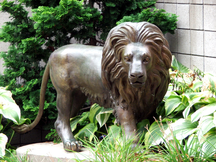 Statue