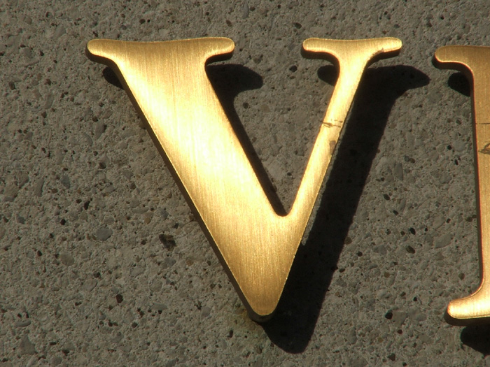 V