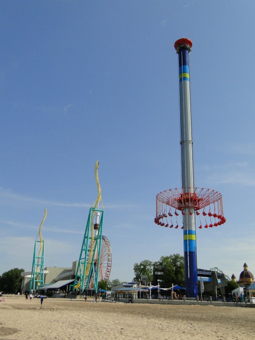 Wicked Twister and WindSeeker