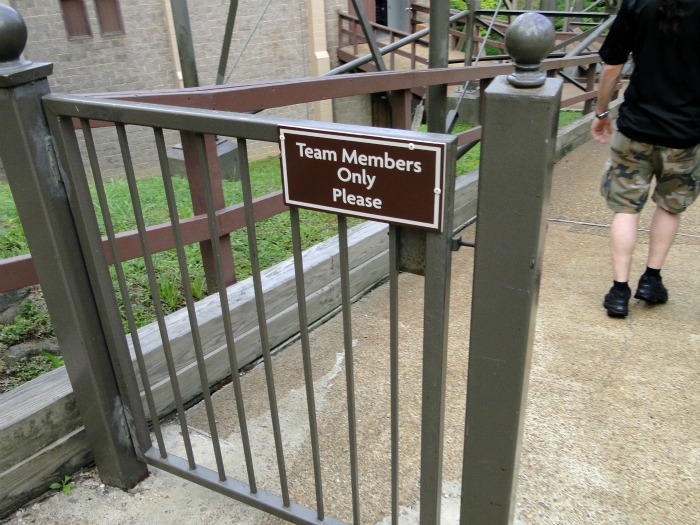 Gate