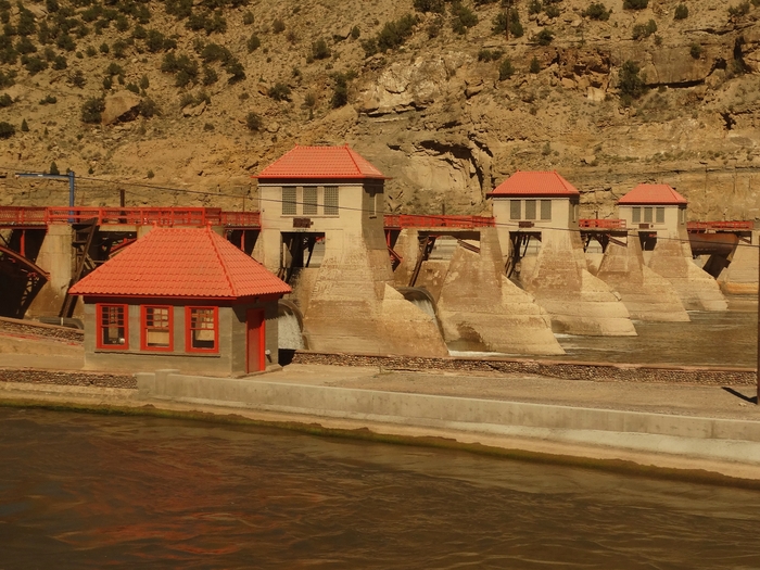 Roller Dam