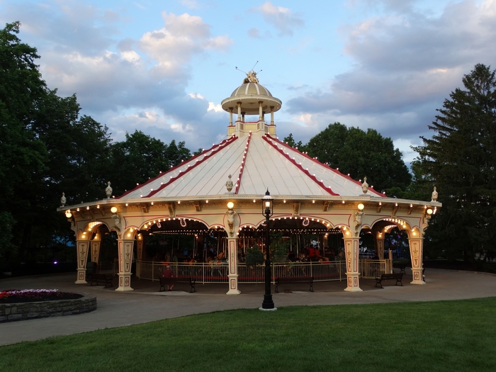 Grand Carousel