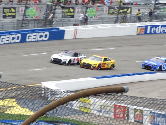 #4 Kevin Harvick and #22 Joey Logano
